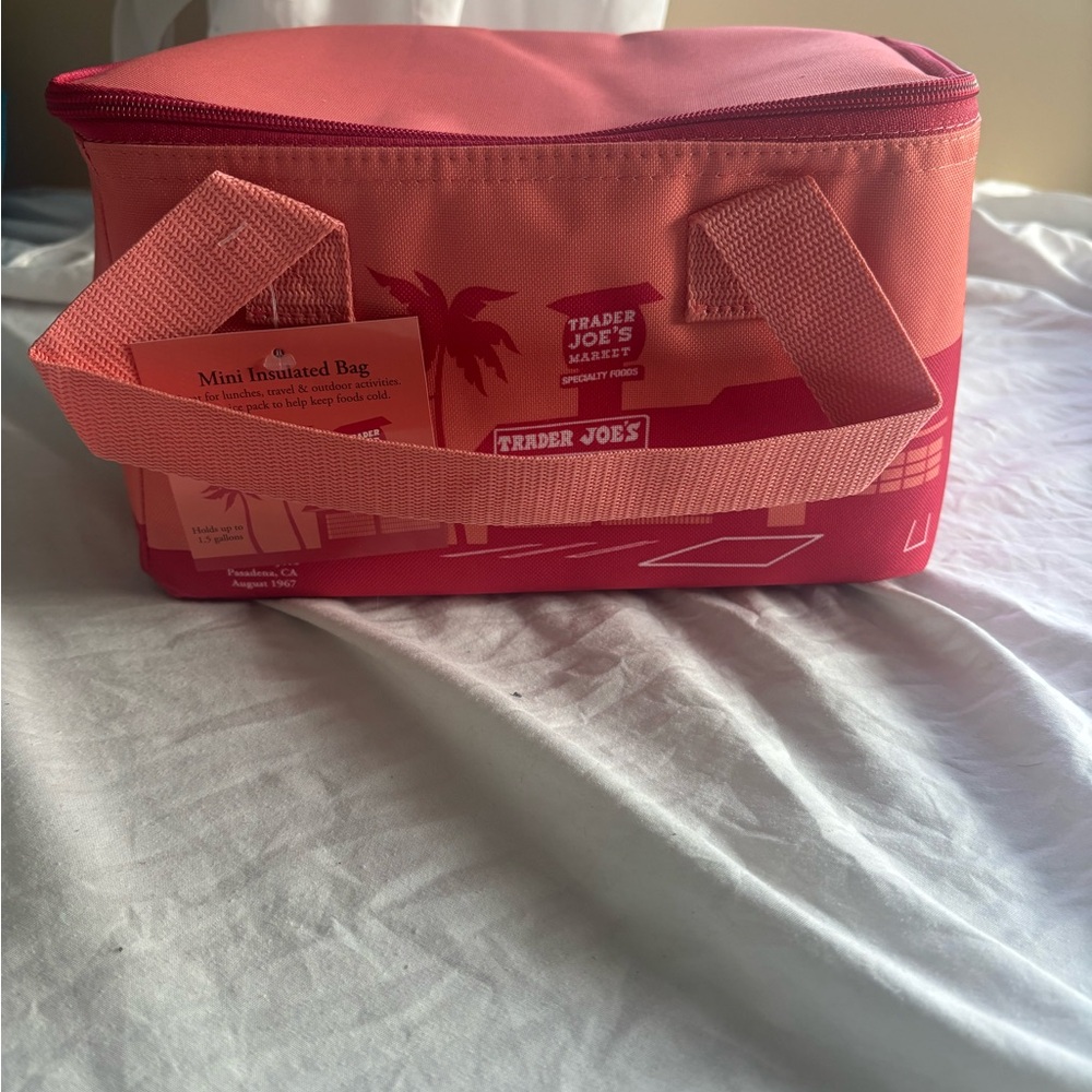 Trader Joe's peach Mini Insulated tote cooler bag limited edition - Picture 3 of 3